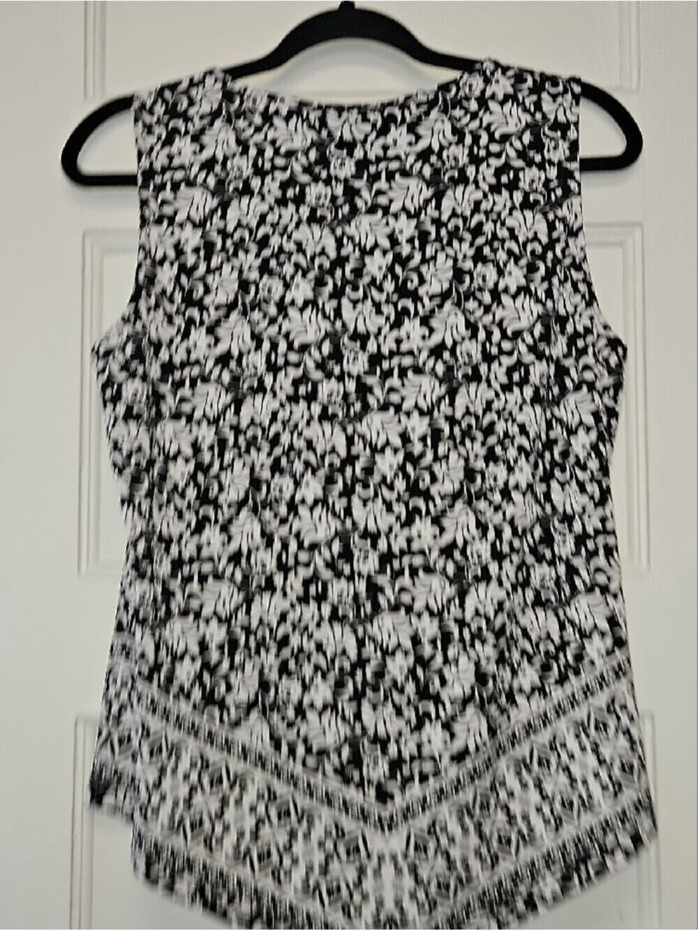 WHBM Black and White Floral Border Tank Top Med - Picture 5 of 8
